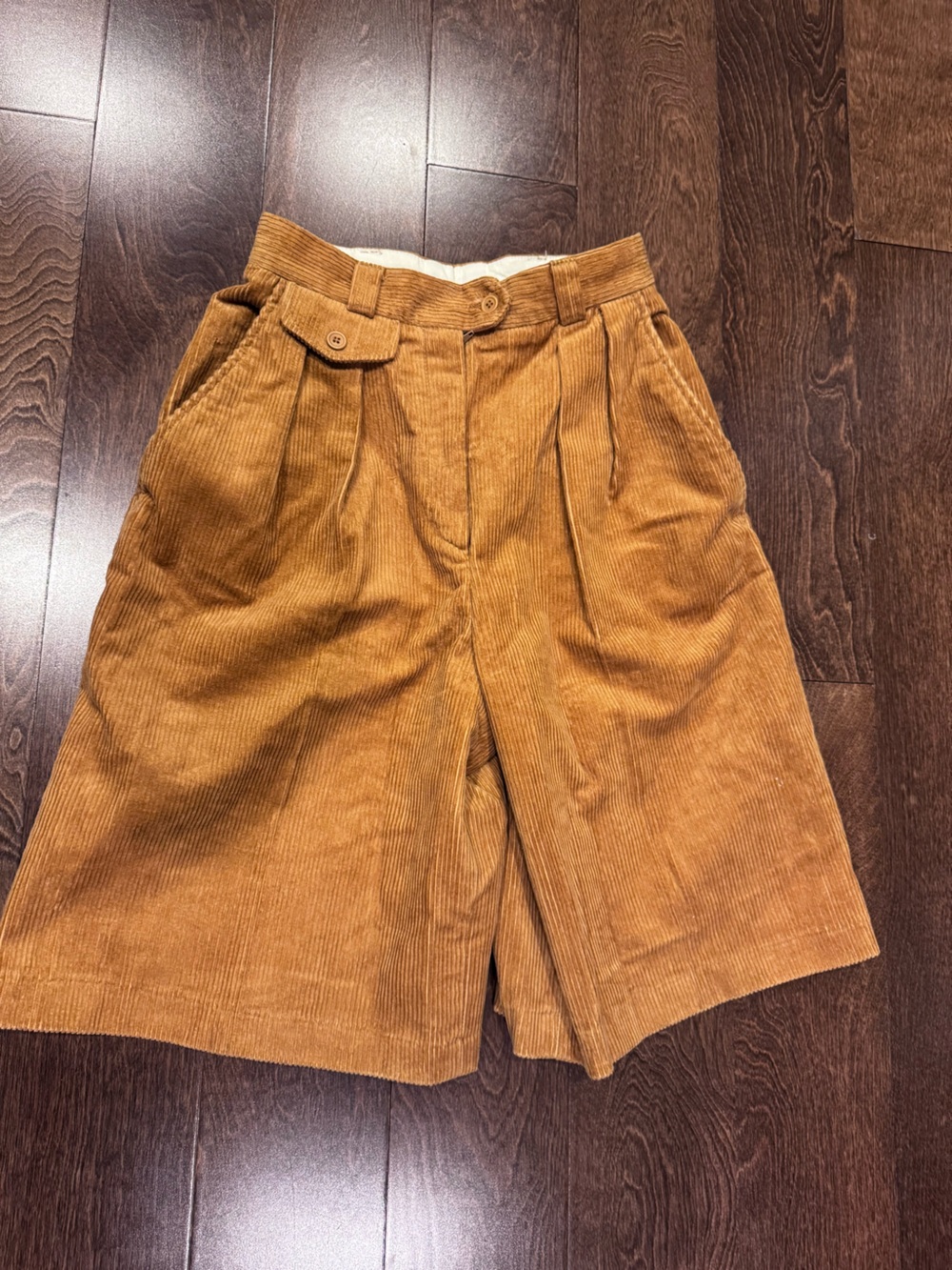 Vintage Corduroy Bermuda Shorts in Camel Brown